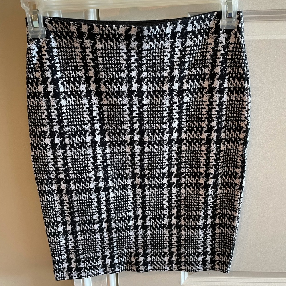 Ann Taylor Houndstooth Pencil Skirt